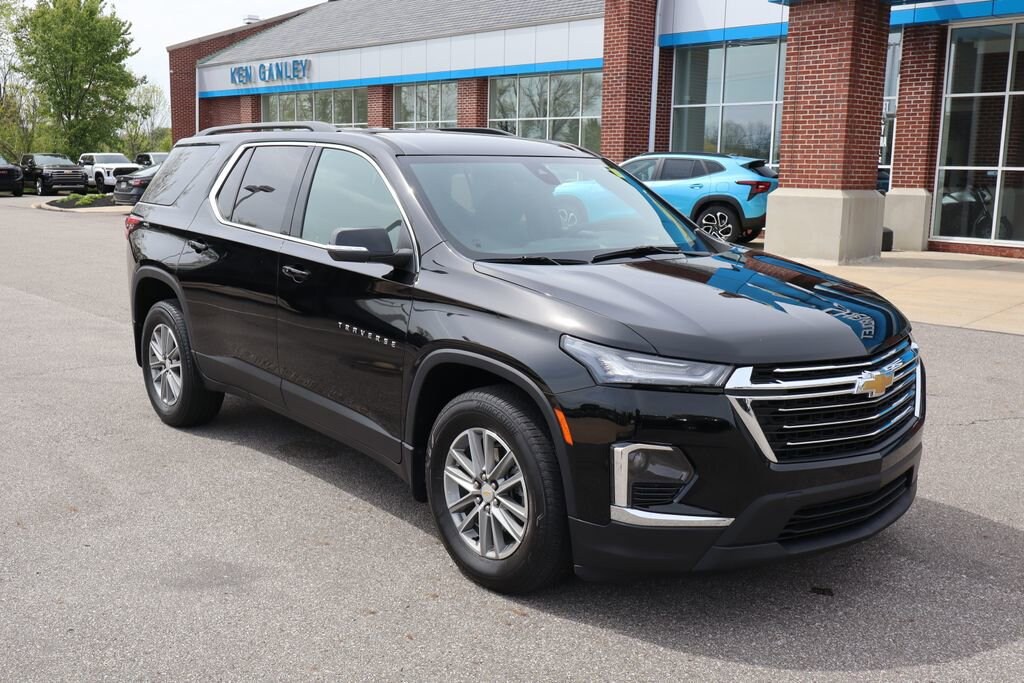 Used 2023 Chevrolet Traverse LT Cloth SUV