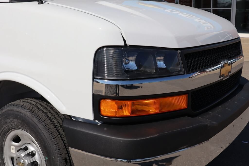 New 2026 Chevrolet Express Cutaway 3500 1WT Cutaway Van