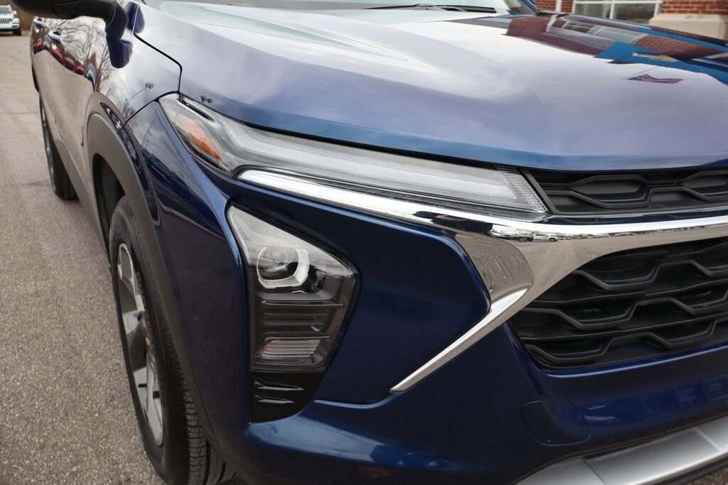 Used 2024 Chevrolet Trax LT SUV