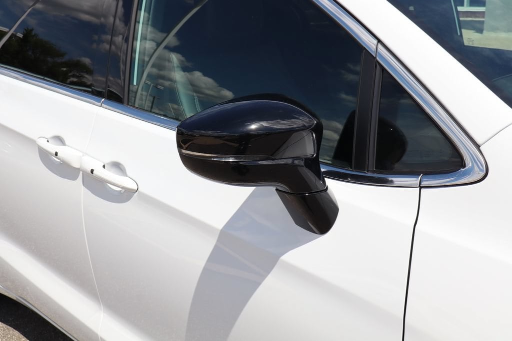Used 2026 Chrysler Pacifica Select Van Passenger Van