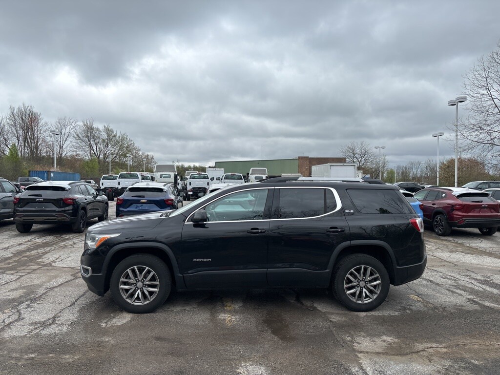 Used 2018 GMC Acadia SLE-2 with VIN 1GKKNLLA7JZ215568 for sale in Aurora, OH