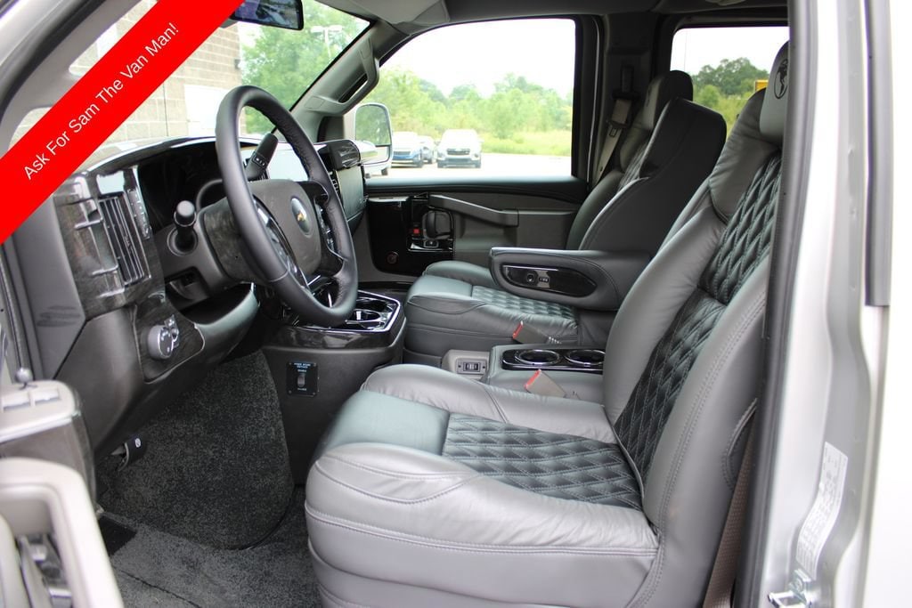 2026 Chevrolet Express Cargo Work Van - Photo 9