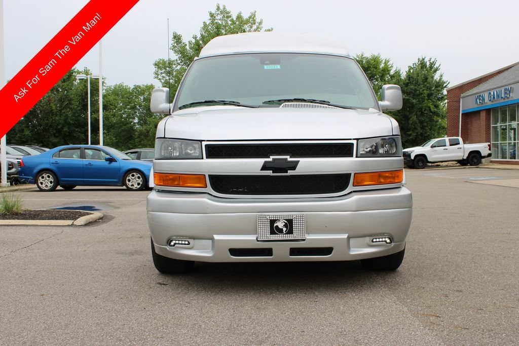 2026 Chevrolet Express Cargo Work Van - Photo 4