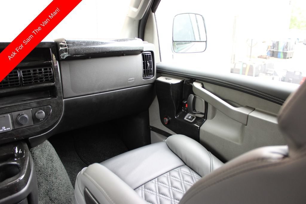 2026 Chevrolet Express Cargo Work Van - Photo 47