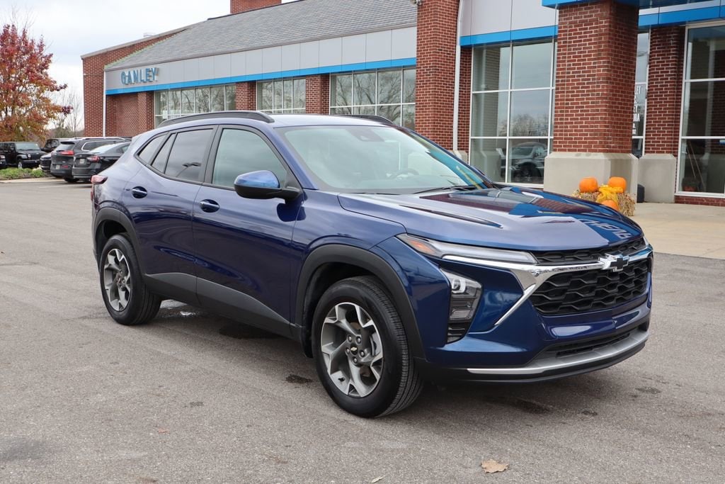 Used 2024 Chevrolet Trax LT SUV