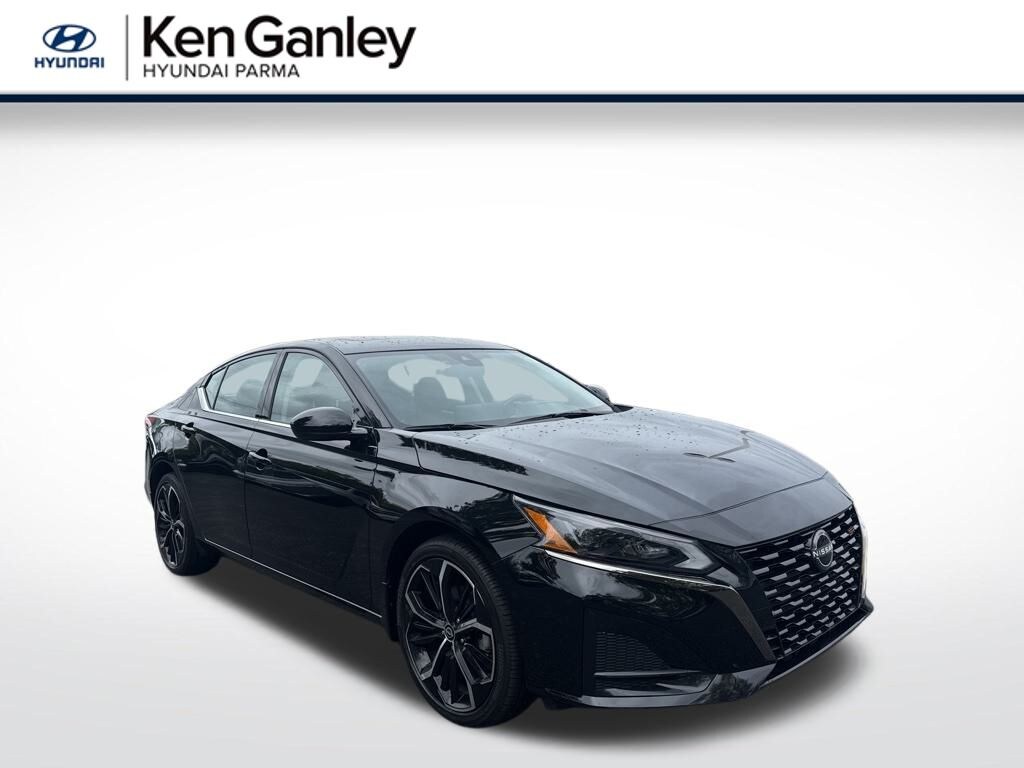 Used 2024 Nissan Altima 2.5 SR Sedan