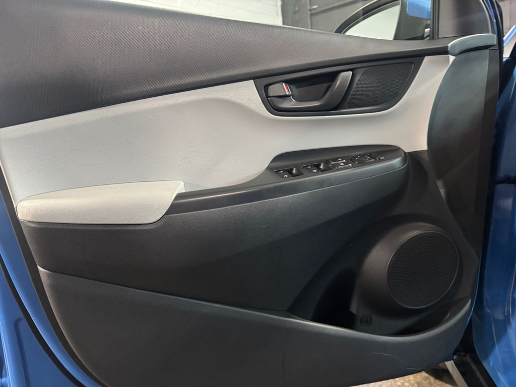 2022 Hyundai Kona SEL - Photo 12