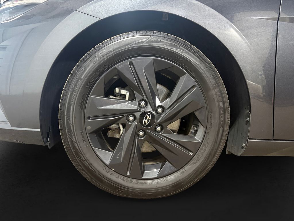 2021 Hyundai Elantra SEL - Photo 12