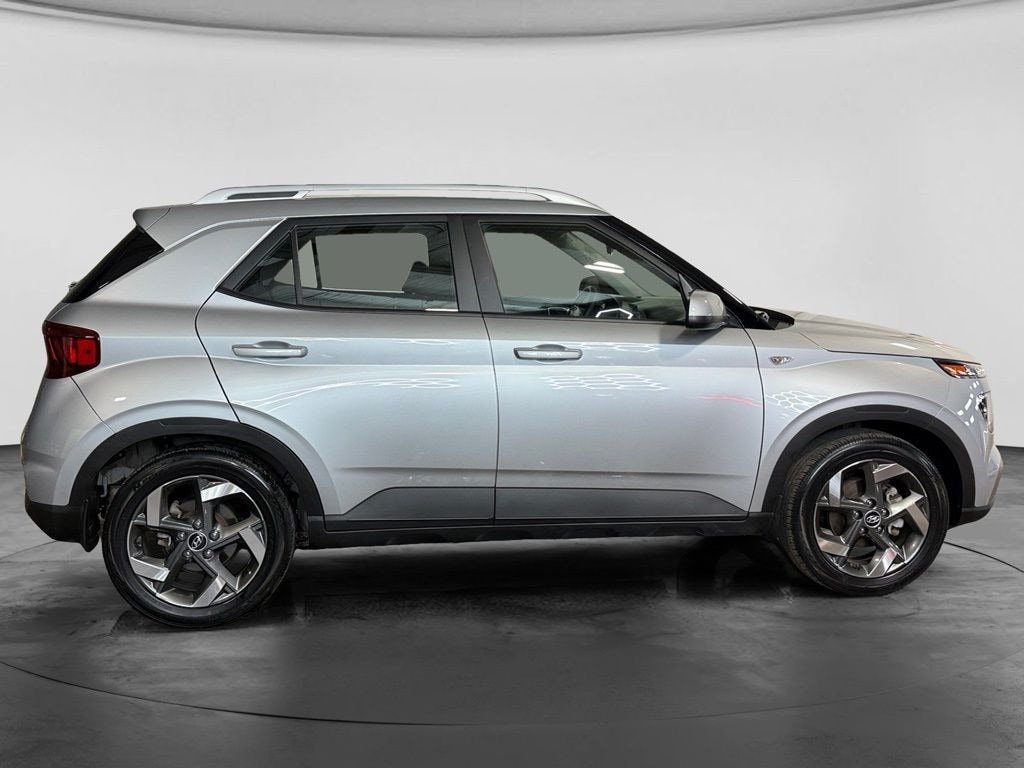 Used 2023 Hyundai Venue SEL SEL IVT