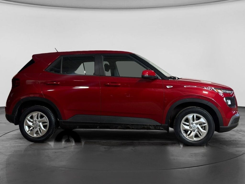 Used 2023 Hyundai Venue SE SE IVT
