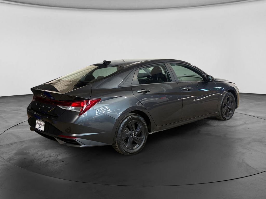 2021 Hyundai Elantra SEL - Photo 6