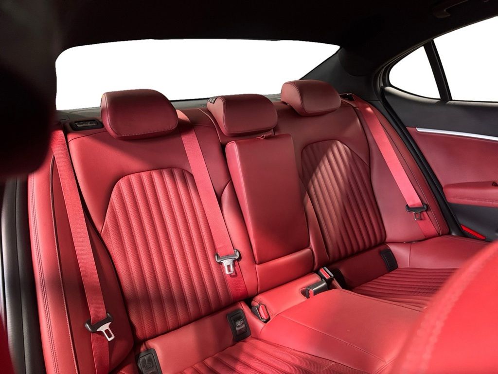 2023 GENESIS G70 Standard - Photo 13