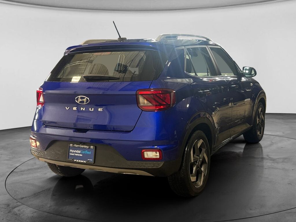 Used 2023 Hyundai Venue SEL SEL IVT