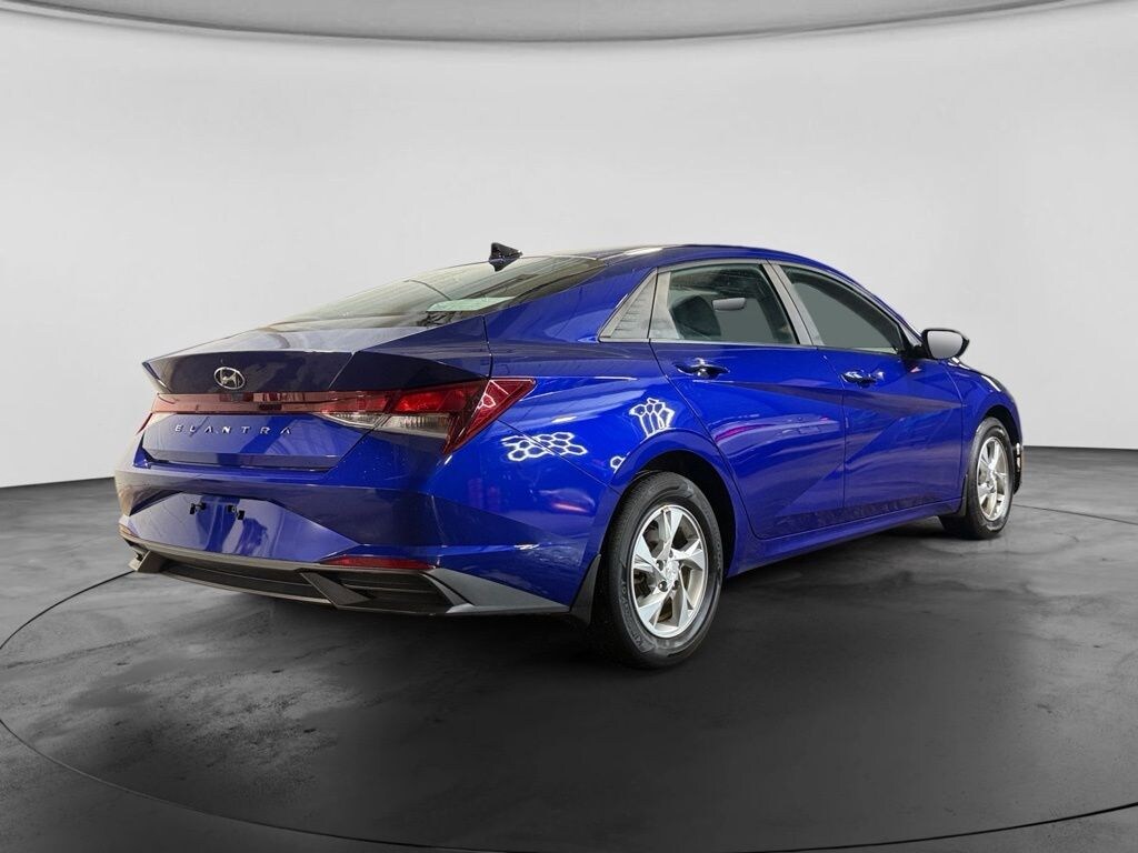 Used 2023 Hyundai Elantra SE SE IVT