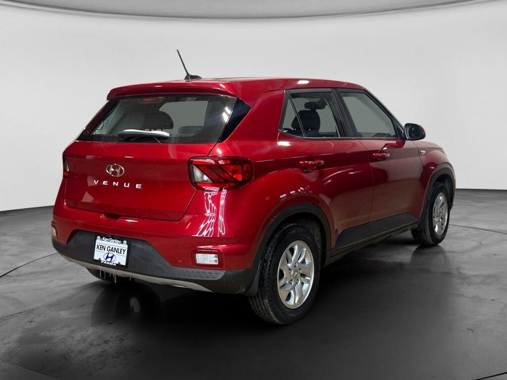 Used 2023 Hyundai Venue SE SE IVT