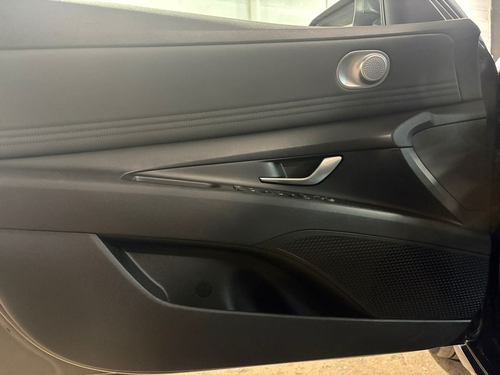 2021 Hyundai Elantra SEL - Photo 14