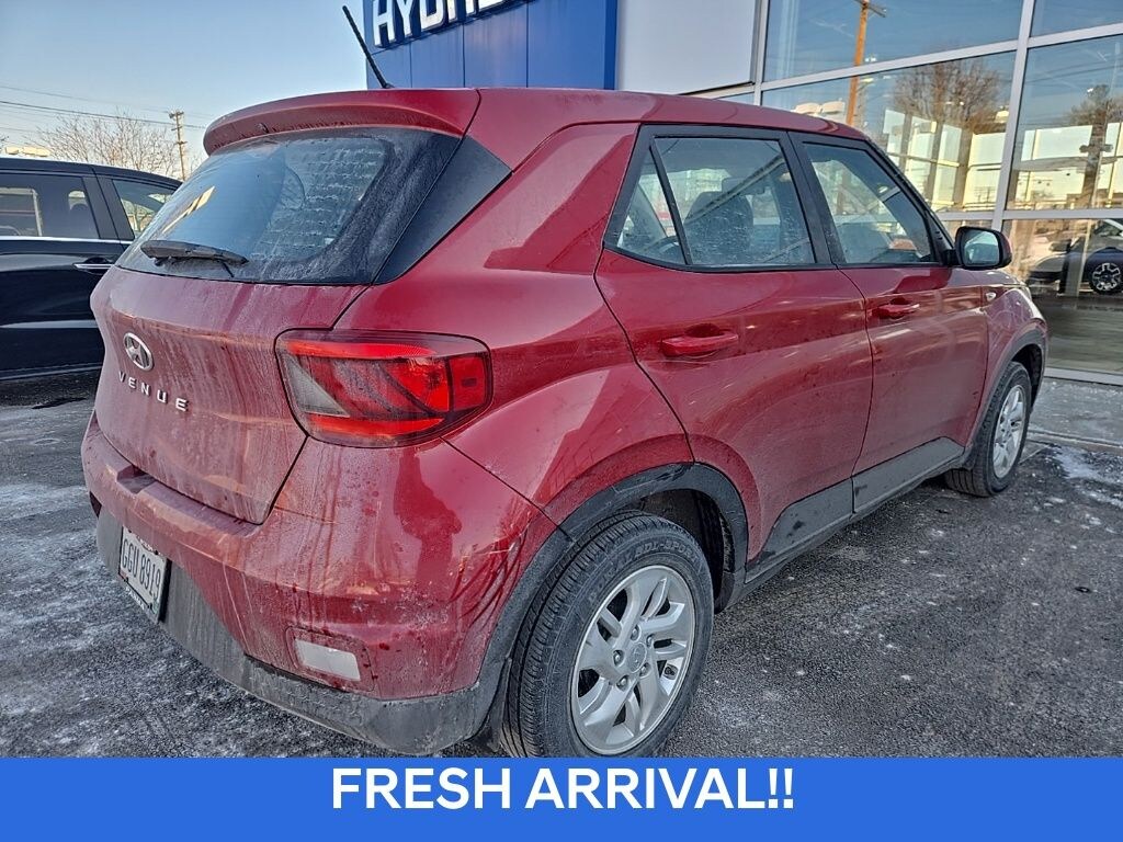 Used 2023 Hyundai Venue SE SE IVT