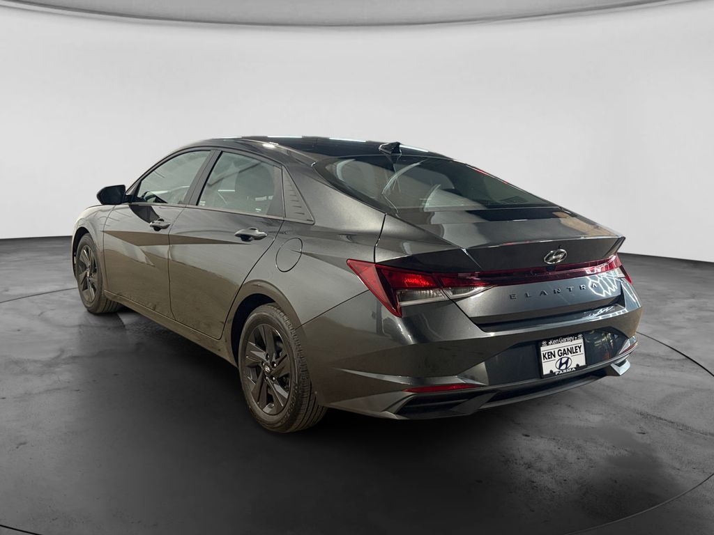 2021 Hyundai Elantra SEL - Photo 8