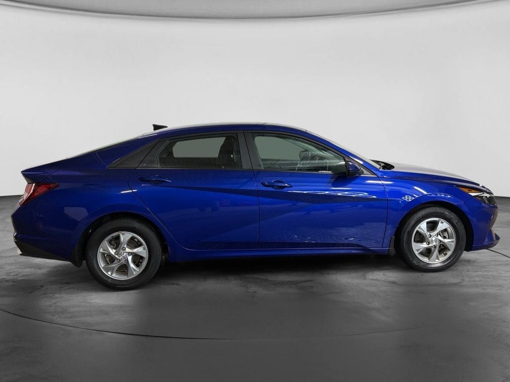 Used 2023 Hyundai Elantra SE SE IVT
