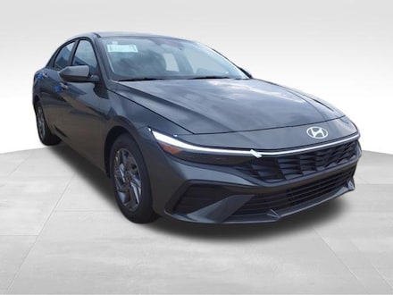 2024 Hyundai Elantra SEL Sedan