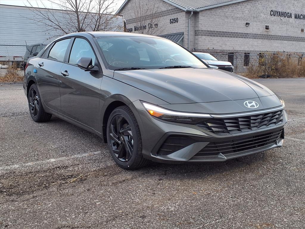 2026 Hyundai Elantra 2.0 SEL Sport IVT's photo