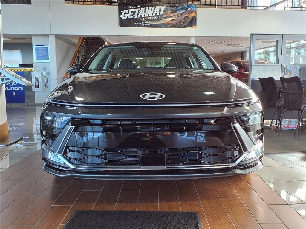 New 2025 Hyundai Sonata Hybrid SEL Sedan