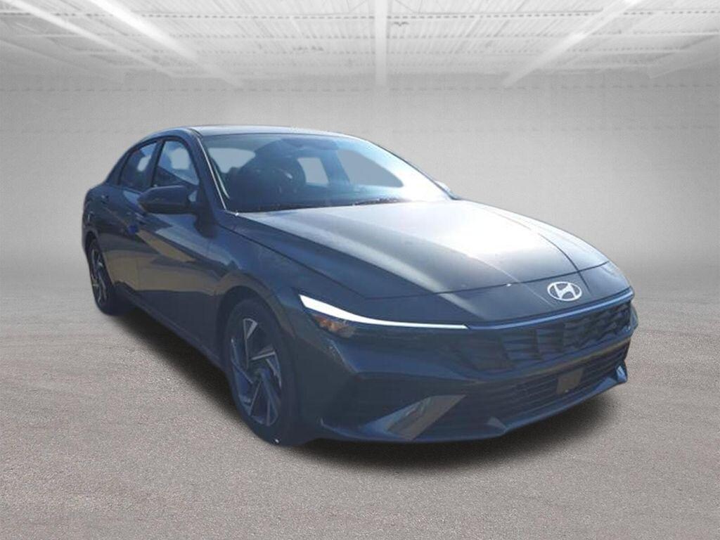 New 2025 Hyundai Elantra SEL Convenience Sedan
