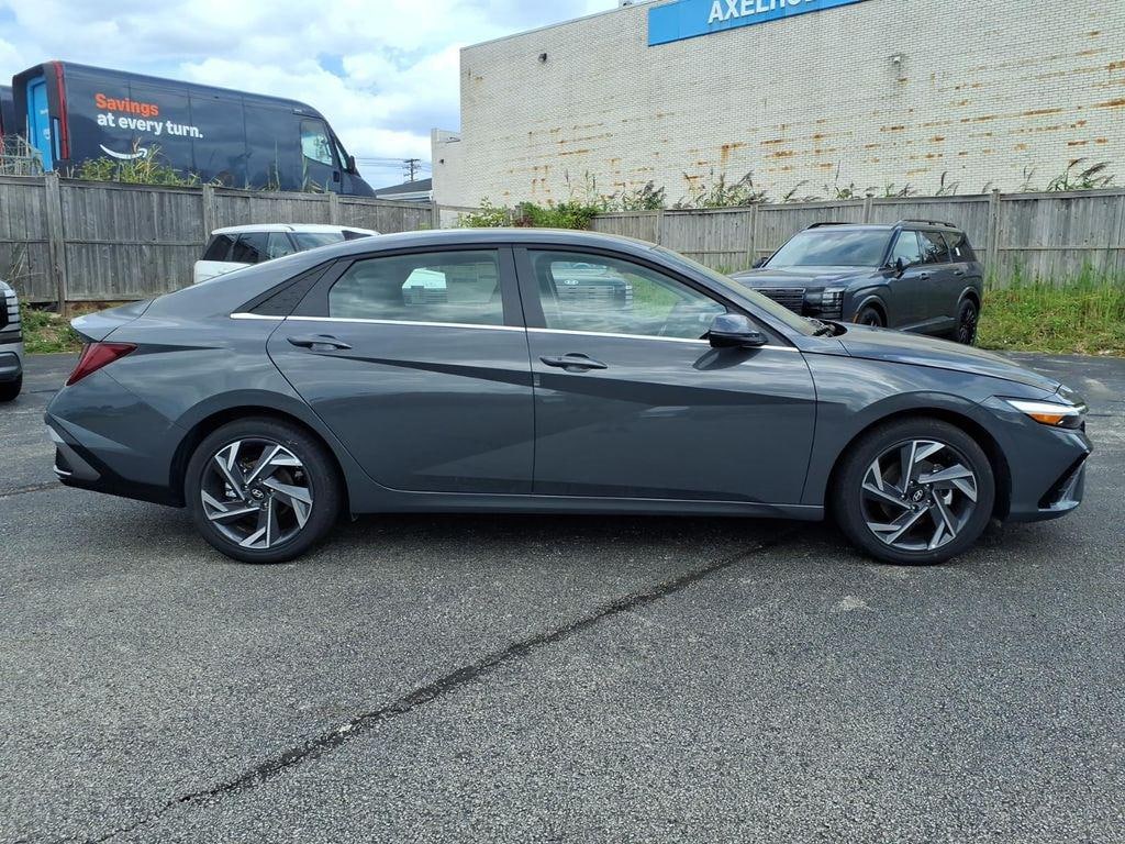 New 2026 Hyundai Elantra Limited Sedan