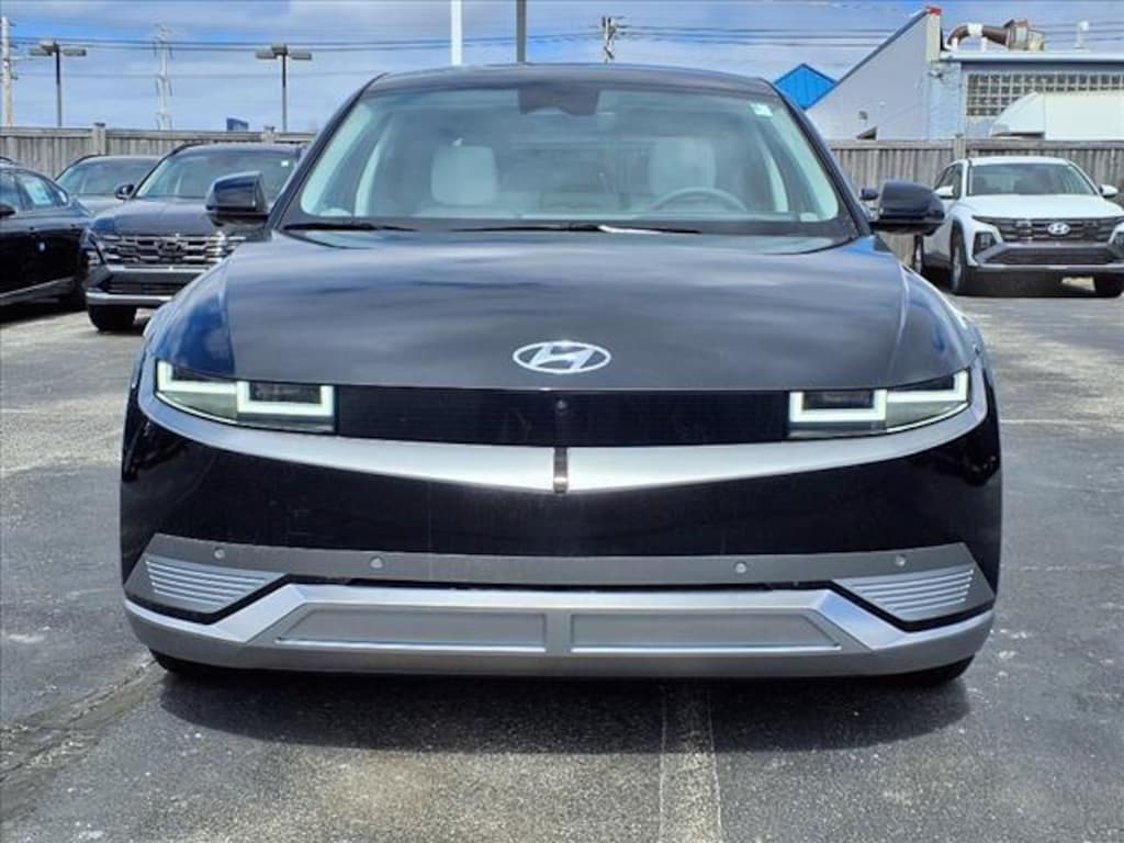 New 2023 Hyundai IONIQ 5 Limited SUV