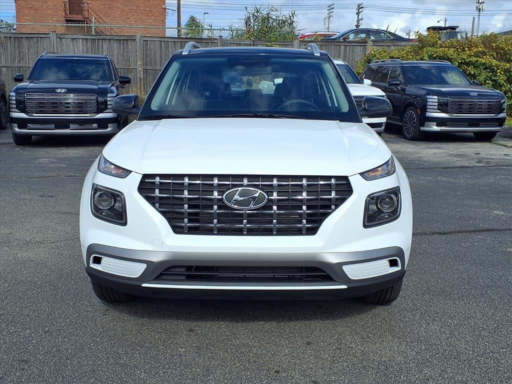 New 2026 Hyundai Venue SEL w/Two-Tone Roof SUV