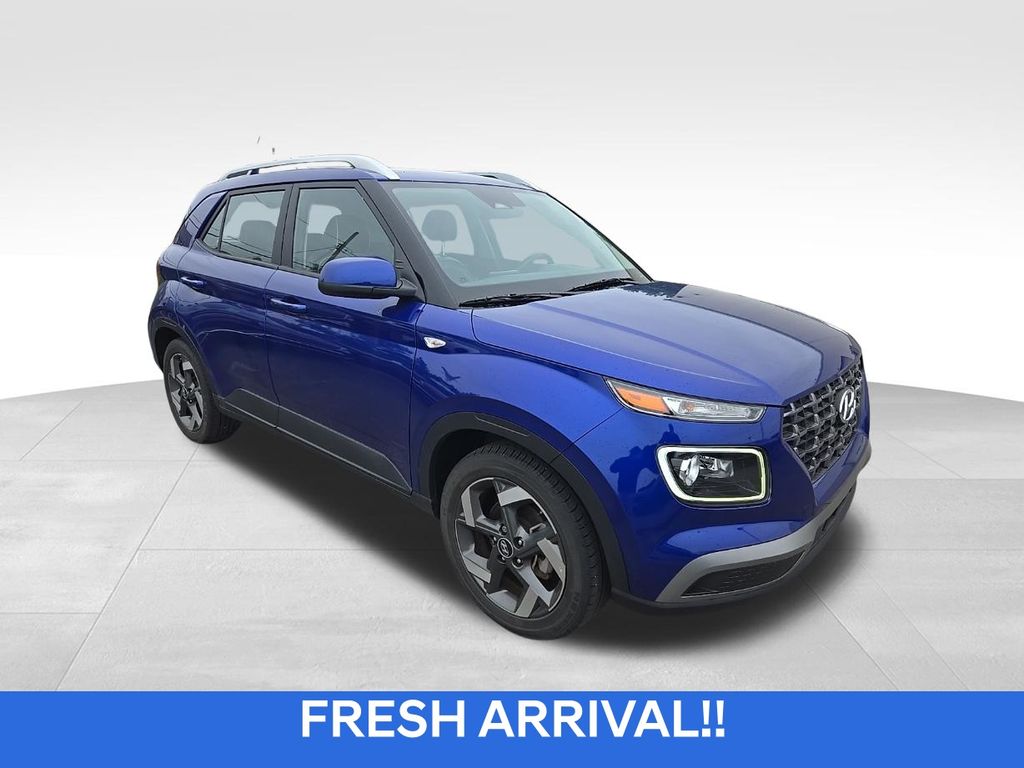 2023 Hyundai Venue Limited IVT's photo