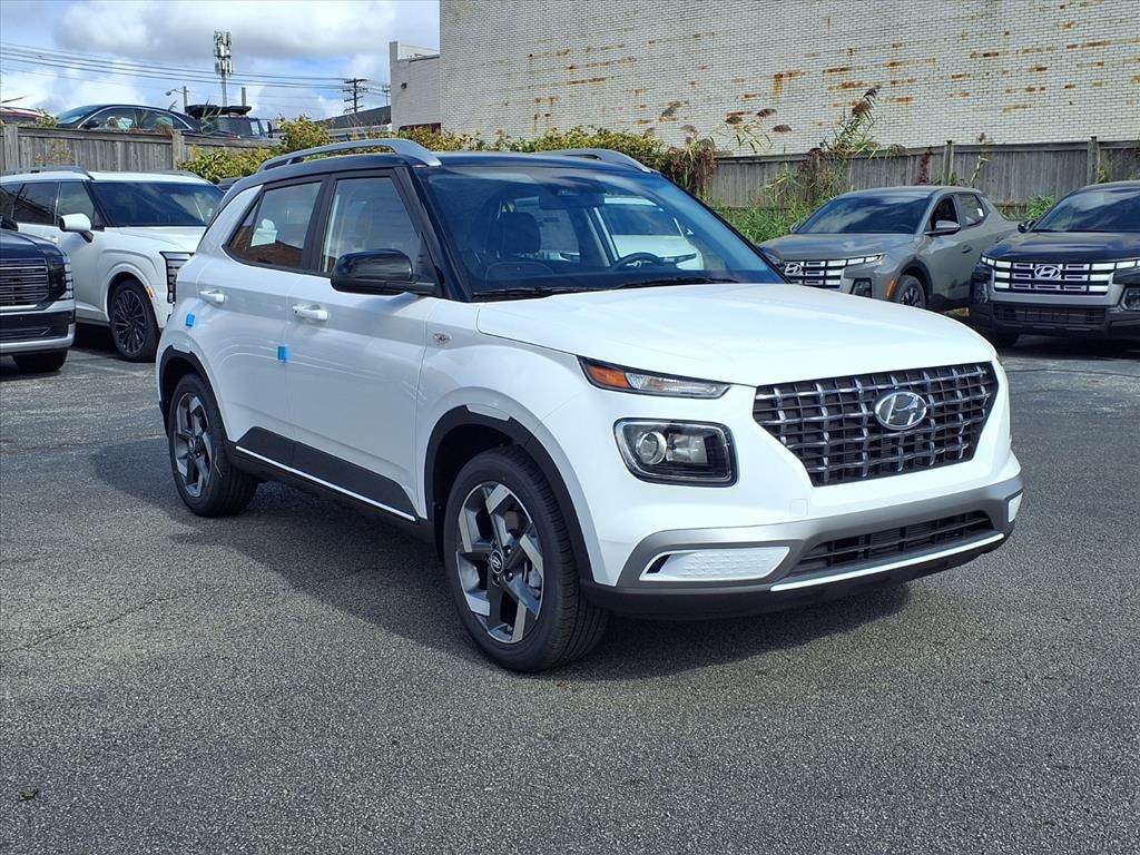 New 2026 Hyundai Venue SEL w/Two-Tone Roof SUV