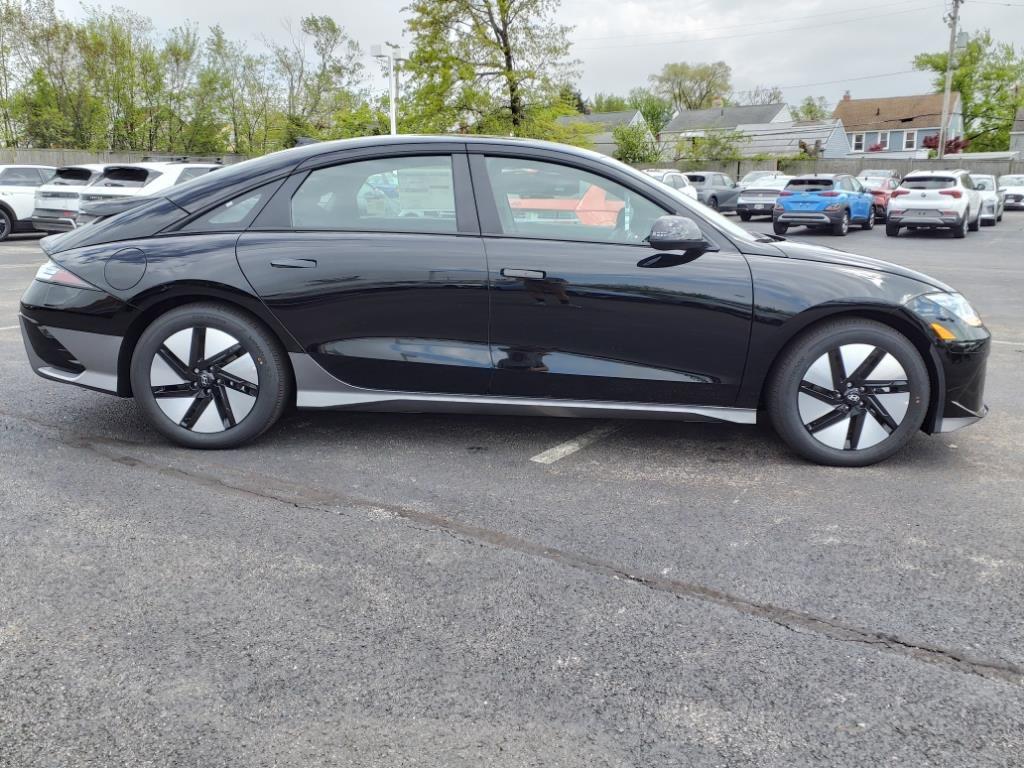 2025 Hyundai IONIQ 6 SE - Photo 11