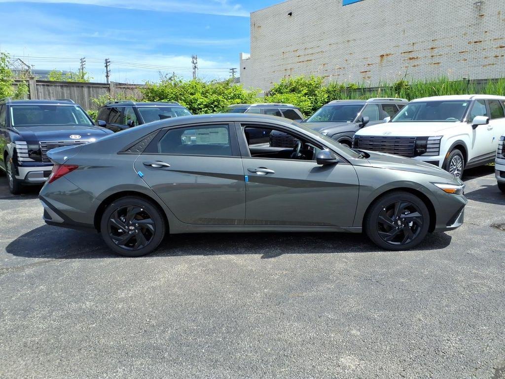 New 2026 Hyundai Elantra Hybrid SEL Sport Sedan