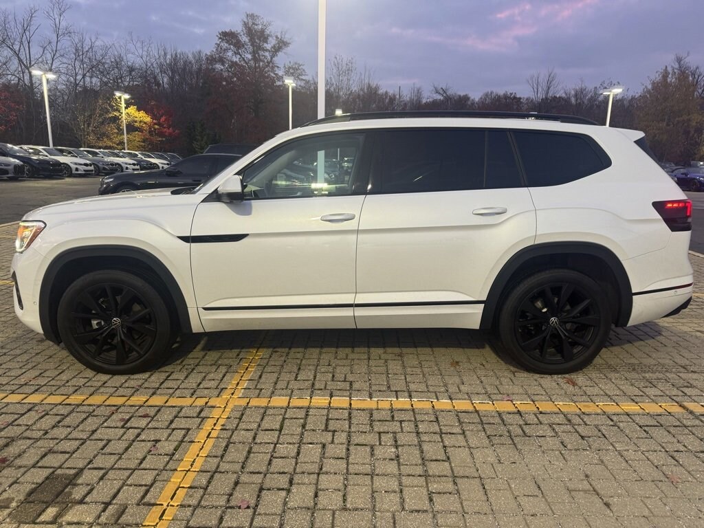 Used 2024 Volkswagen Atlas 2.0T SEL Premium R-Line SUV