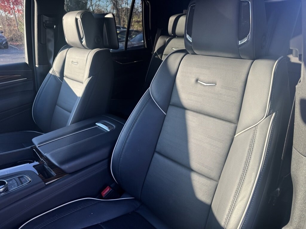 Used 2024 CADILLAC Escalade Premium Luxury SUV
