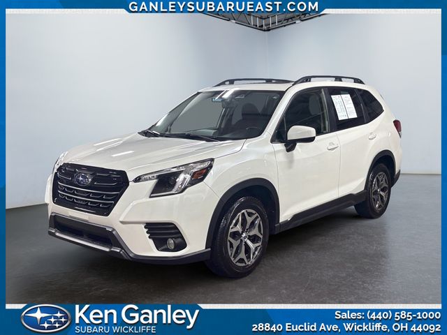 2023 Subaru Forester Premium's photo