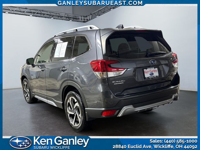 2022 Subaru Forester Touring photo 2