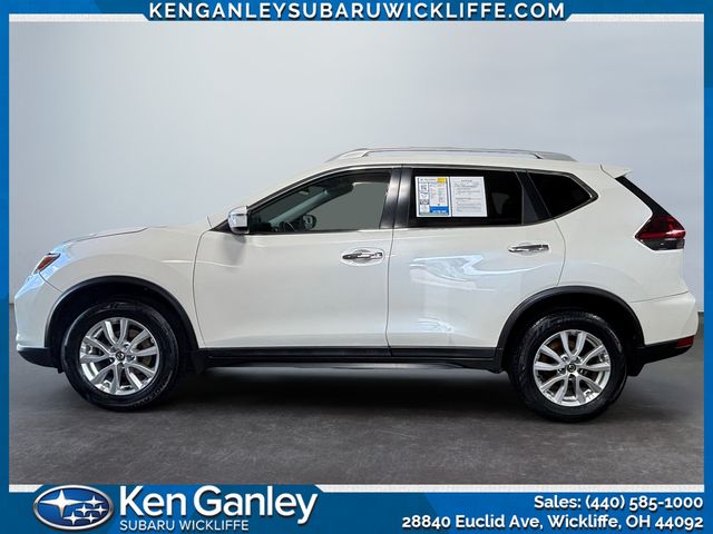 Used 2018 Nissan Rogue SV with VIN 5N1AT2MV1JC827367 for sale in Wickliffe, OH