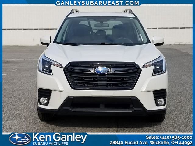 2022 Subaru Forester Premium photo 2