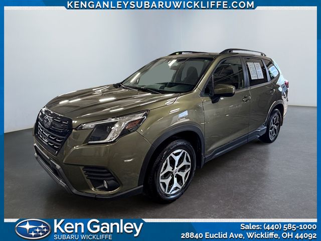 2023 Subaru Forester Premium's photo
