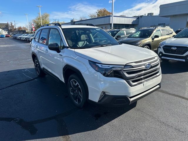 2025 Subaru Forester Premium photo 3