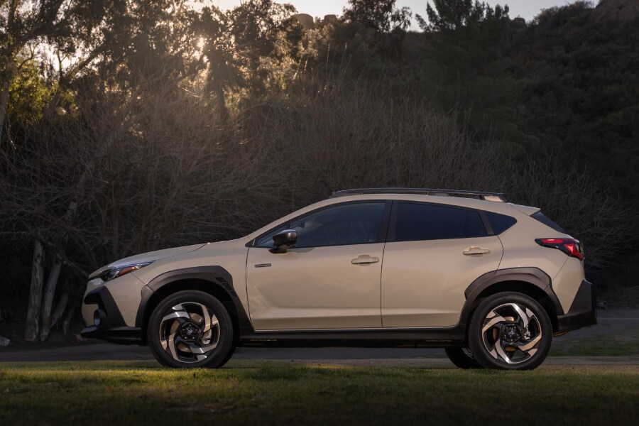 2026-Subaru-CrosstrekHybrid-Limited-SUV-L04%20(1).jpg
