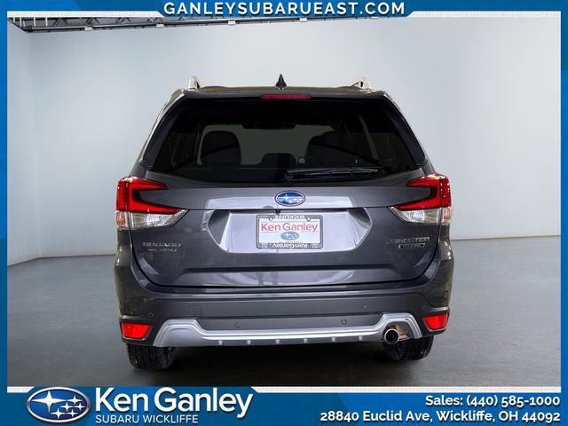 2022 Subaru Forester Touring photo 3