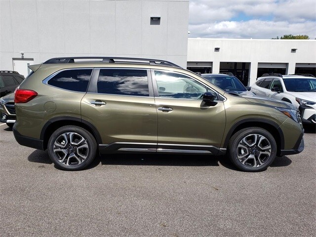 2025 Subaru Ascent Touring photo 2