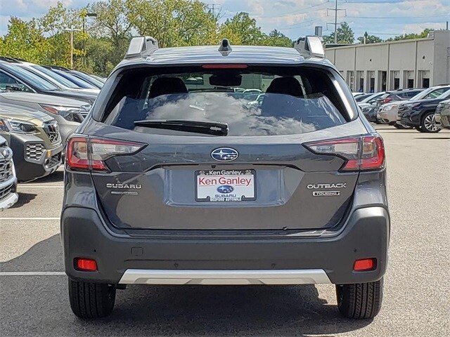 2025 Subaru Outback Touring photo 4