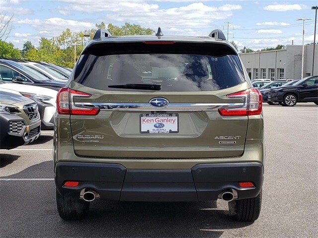2025 Subaru Ascent Touring photo 4