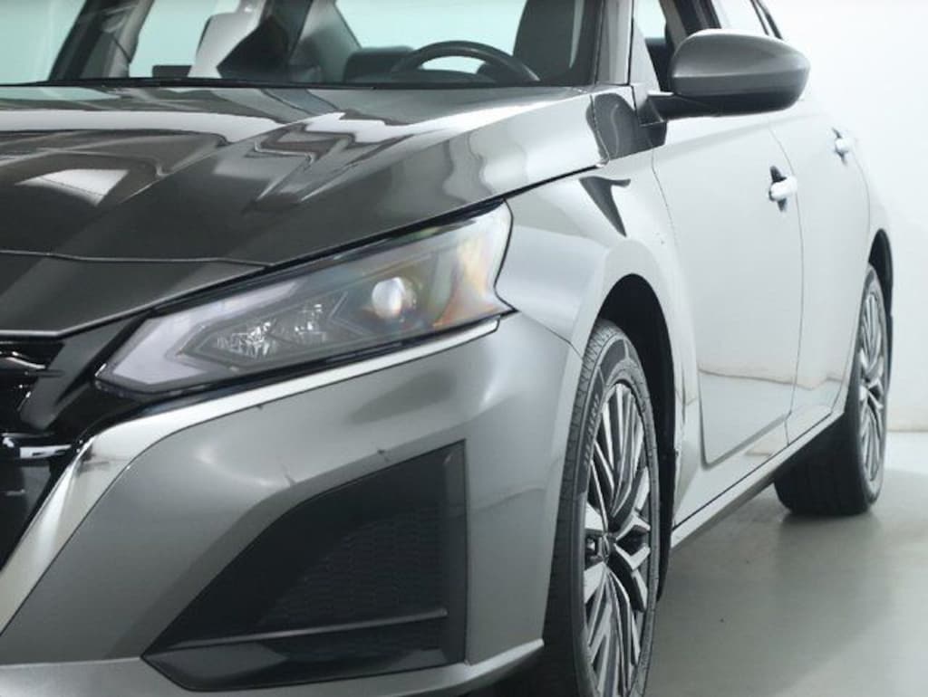 Used 2024 Nissan Altima 2.5 SV Sedan