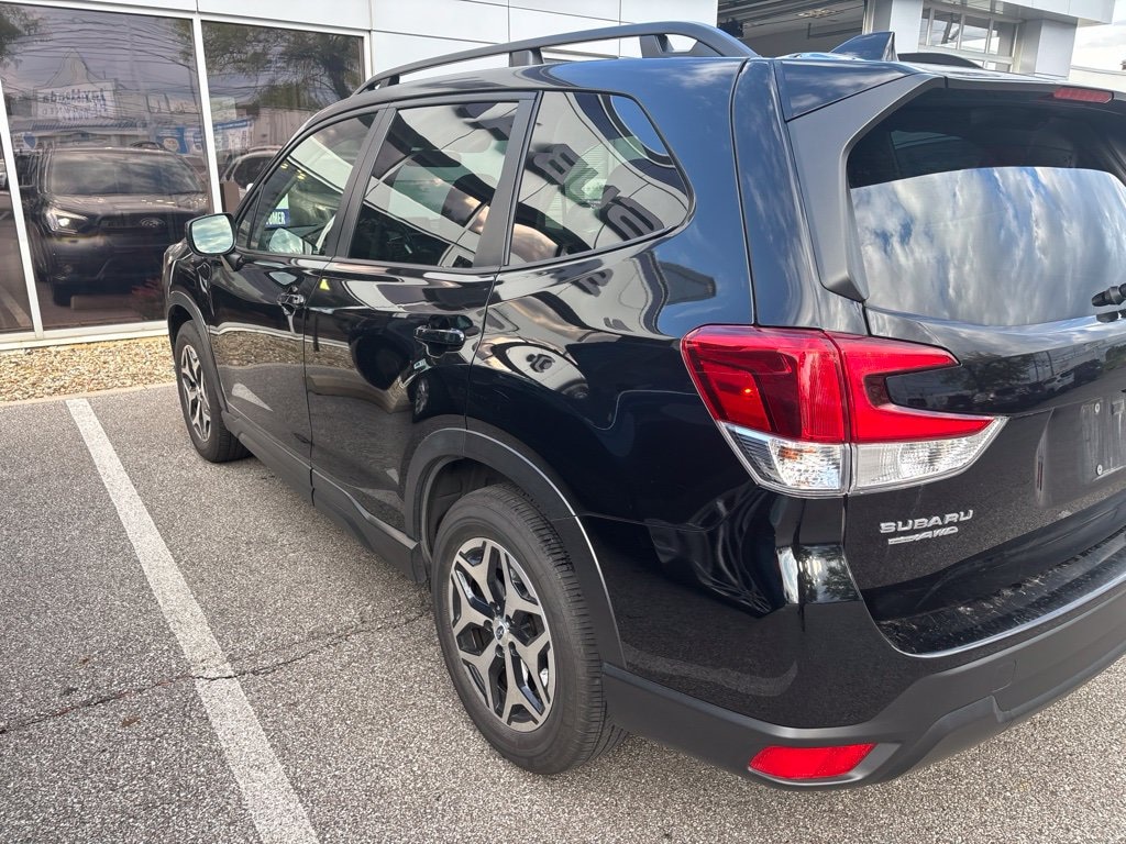 Used 2023 Subaru Forester Premium SUV