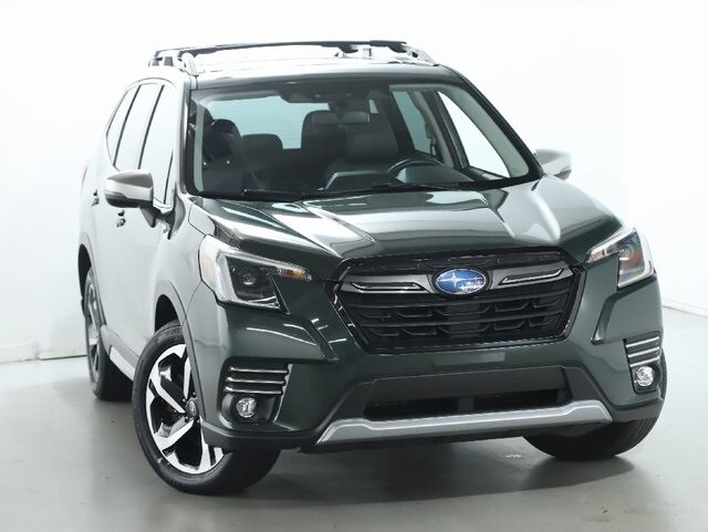 2023 Subaru Forester Touring photo 2